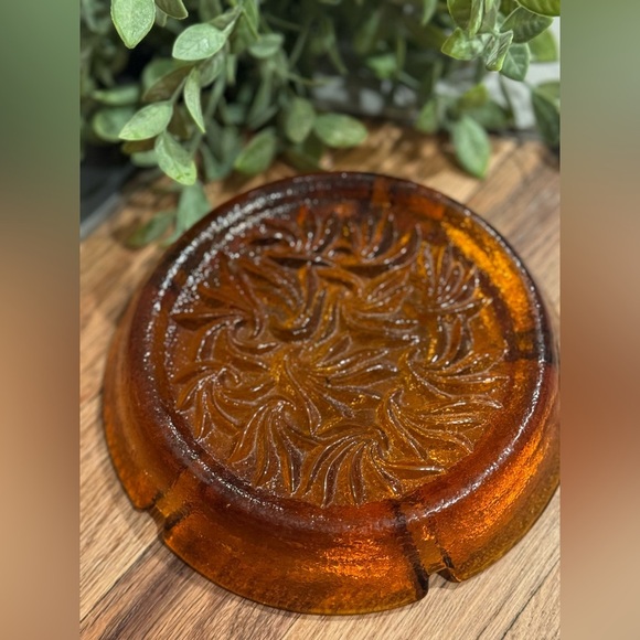Vintage Depression Era Amber Glass Round 7” Diameter Ashtray Heavy Flame Design - Picture 5 of 5